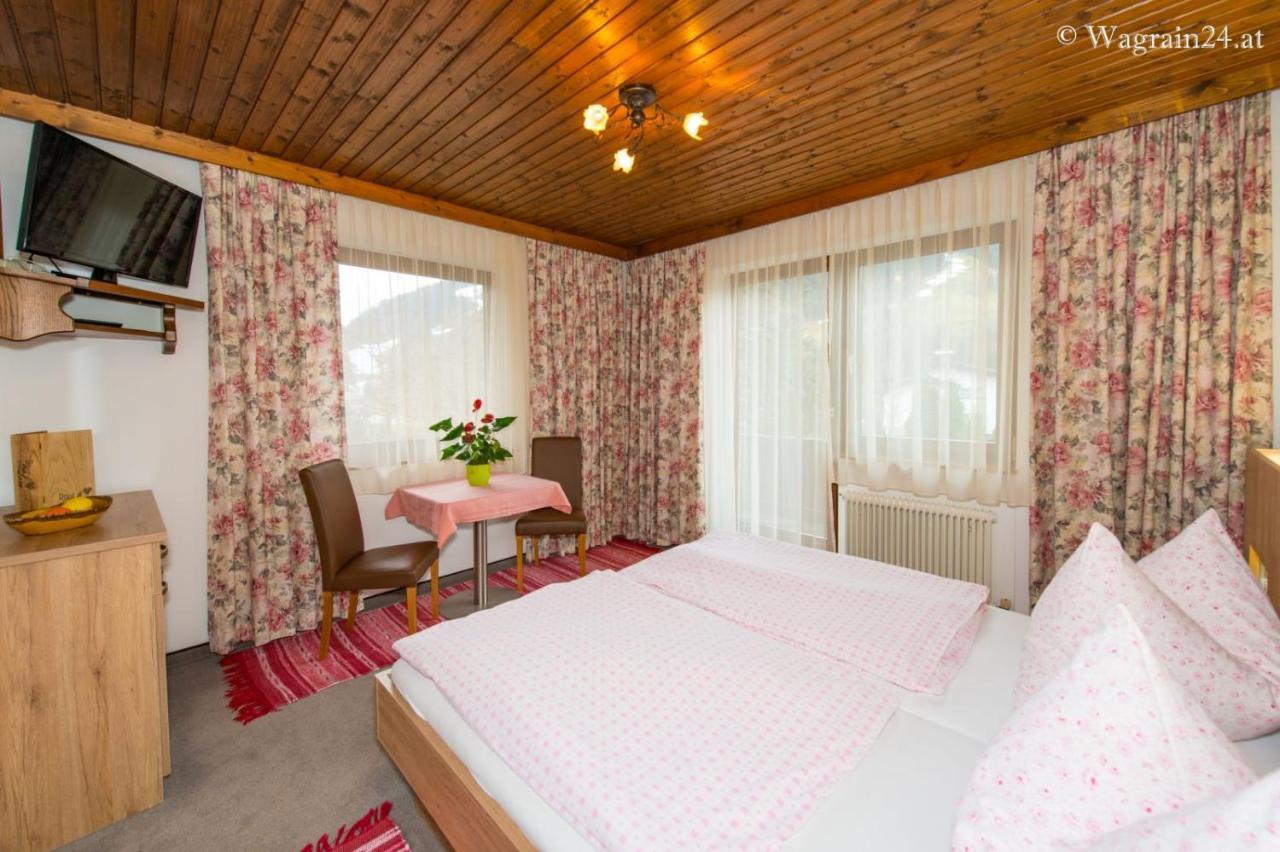 Pension Montana Wagrain Exterior foto